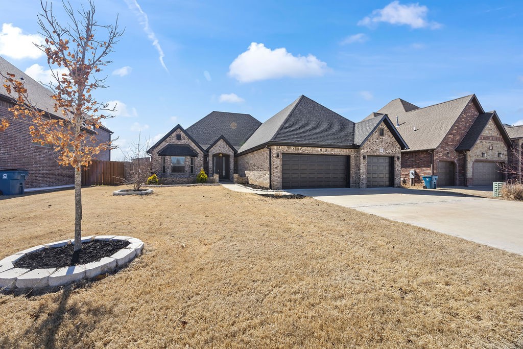 This stunning custom-built 4-bedroom, 3.5-bathroom home in Bentonville perfectly blends style, space, and convenience. The open-concept design offers generous storage and includes wired security cameras for peace of mind. The versatile BONUS room is a game-changerāideal as a theater/media room for epic movie nights, a 5th bedroom, home office, or playroom. Designed for both everyday living and entertaining, the seamless layout makes this home truly stand out.
Minutes from the new Walmart HQ, Downtown Bentonville, and the best dining and shopping. Walk to top-ranked Willowbrook Elementary, Bright Field Middle, and Fulbright Junior High, with Bentonville High just a short drive away. Outdoor lovers rejoice! The Trail of Two Cities expanded Greenway Trail, Wolf Park Mountain Bike Trail, and Bentonville Community Center are just steps away, offering endless adventure.
This home wonāt last longāschedule your private tour today!