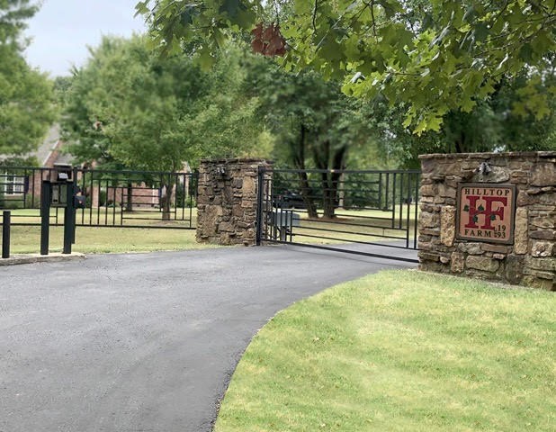 Hilltop Farm Sub Rogers - Residential