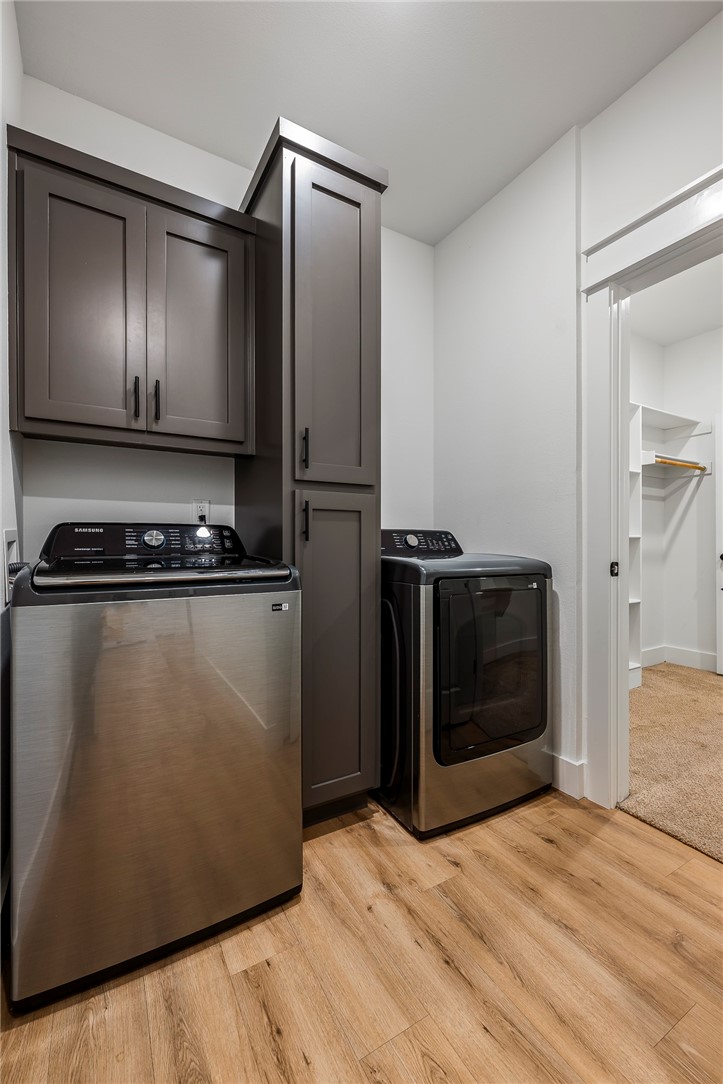 Dixieland Townhomes - Residential