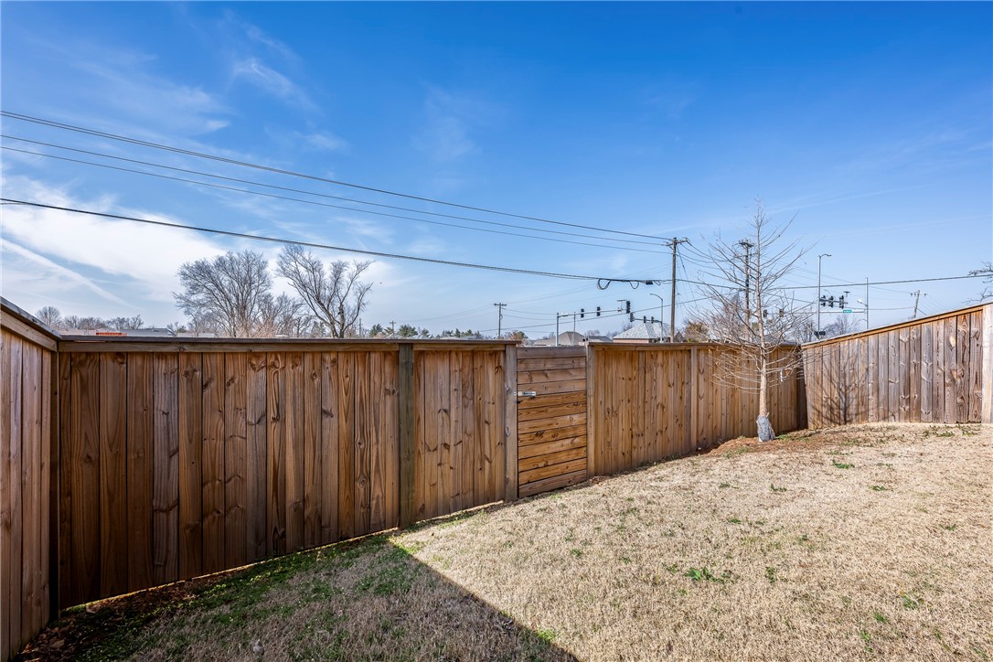 Dixieland Townhomes - Residential