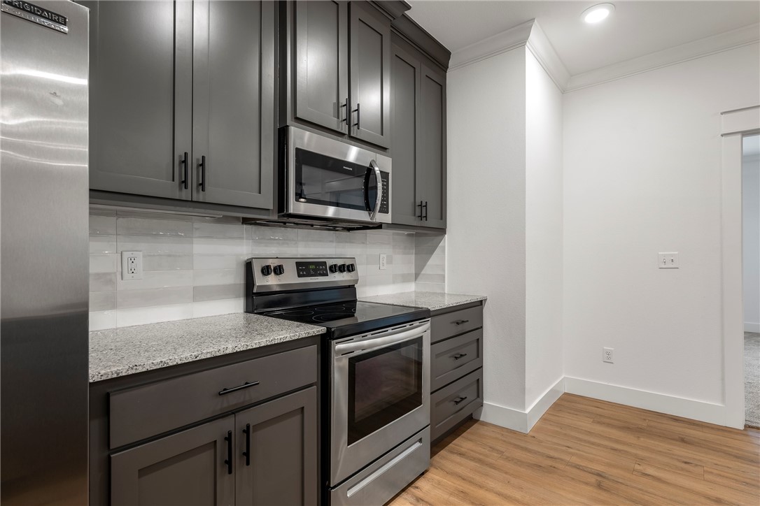 Dixieland Townhomes - Residential