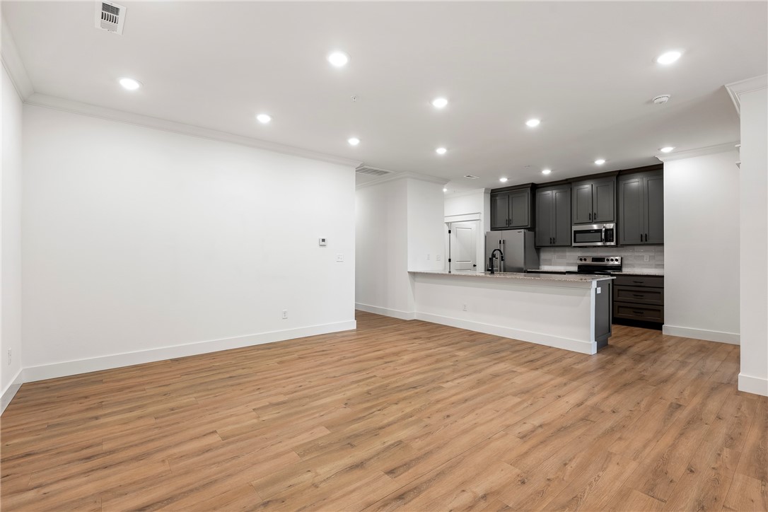 Dixieland Townhomes - Residential