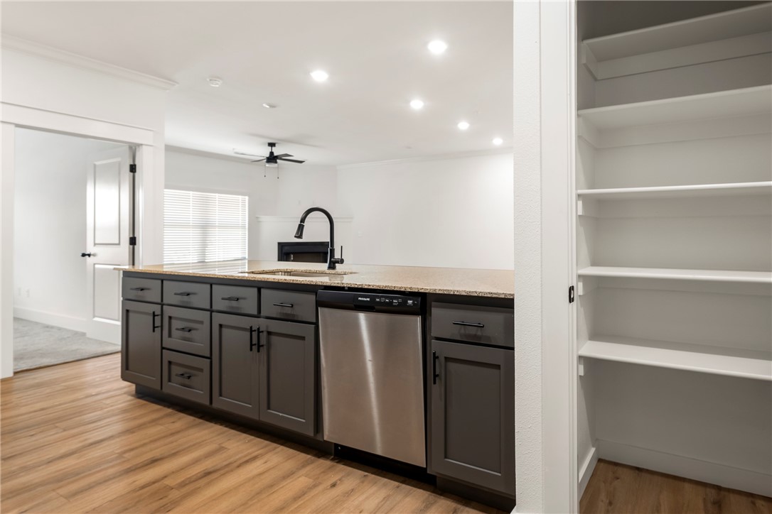 Dixieland Townhomes - Residential