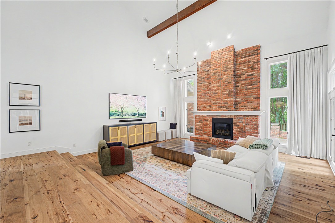 El Contento Acres Bentonville - Residential