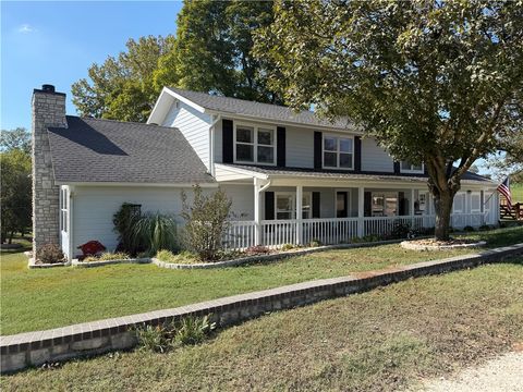 Photo of 21385 Griggs Road, Springdale, AR 72762 (MLS # 1326158)
