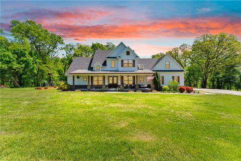 Photo of 4205 N Rainbow Farm Road, Bentonville, AR 72713 (MLS # 1343563)