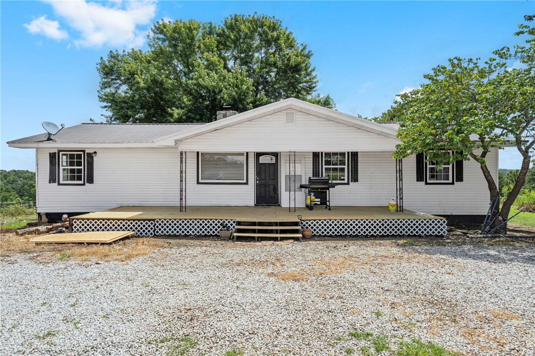 Welcome to 9402 Stone Ln in Omaha, ARāwhere peaceful Ozark living meets modern comfort. This updated 3-bedroom, 2-bath home sits on 23 private acres with no restrictions. Whether you're dreaming of a hunting retreat, a self-sufficient homestead, or simply wide-open space to breathe, this property delivers.
Enjoy abundant wildlife, mature trees, and the kind of quiet that only country living can offer. There's plenty of room for a garden, animals, or just soaking in the views. The home offers approx. 1,600 sq ft of well-maintained space with thoughtful updates throughout. A barn, pond and small storage shed.
Out of respect for the families privacy, please do not enter the driveway without a scheduled showing!
Located just a short drive from Branson, Harrison, and Table Rock Lakeāthis is a rare opportunity to own land that offers both seclusion and convenience.