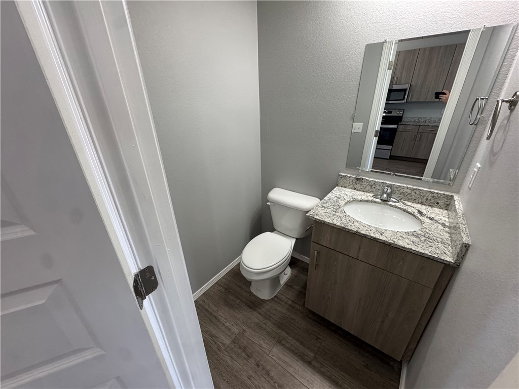 20-16-30 FAYETTEVILLE OUTLOTS - Residential Lease