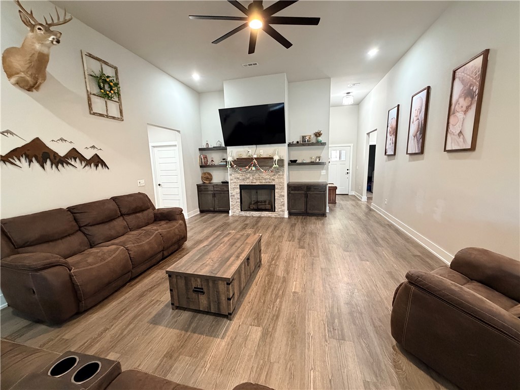 Rustic Flats Sub Gentry - Residential