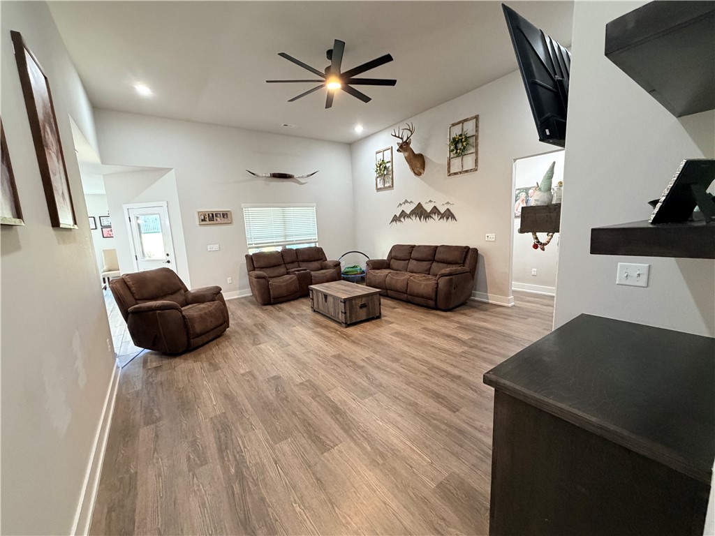 Rustic Flats Sub Gentry - Residential