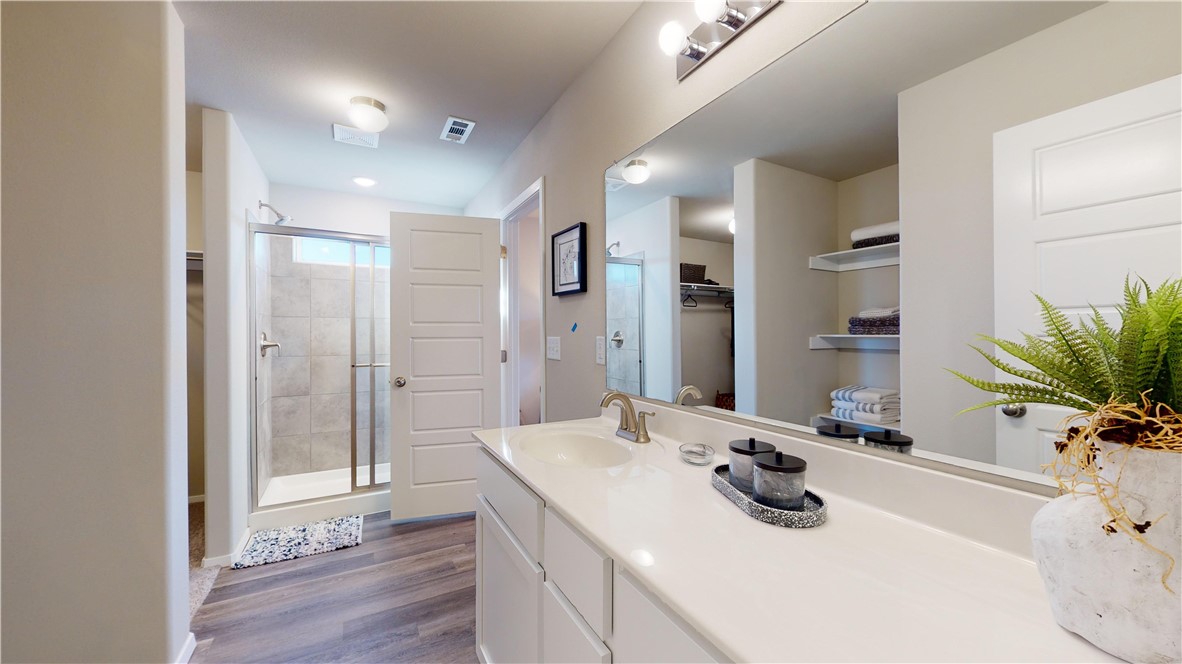 WALNUT HILL SUB PH IV-PEA RIDGE - Residential