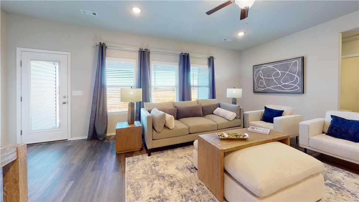 WALNUT HILL SUB PH IV-PEA RIDGE - Residential