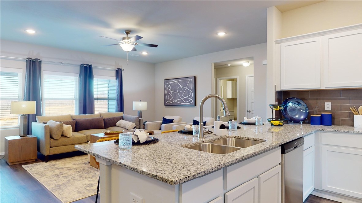 WALNUT HILL SUB PH IV-PEA RIDGE - Residential