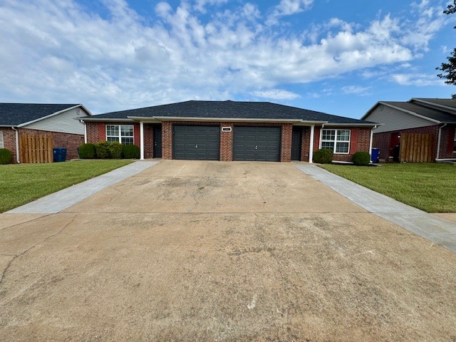 Newly Remodeled 2 bed, 1 bath Duplex conveniently located just 3 miles from the Bentonville square. This unit features a spacious living area and much more. Hurry it won't last long!