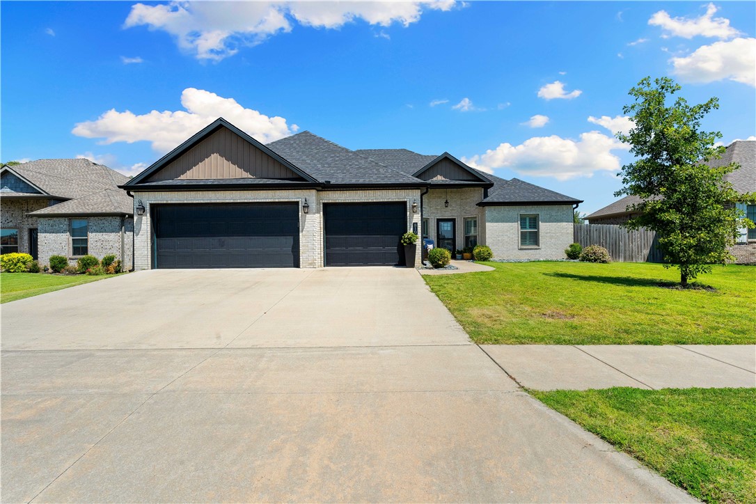 Fantastic neighborhood in Centerton, just minutes to Bentonville with quick access to 102. The house sits at the back of the circle, one house over from Coffelt Park which you can see from the front office/bedroom window. Current owner added custom Perevu Monterey Shutters to windows. The open living and kitchen area is both cozy and bright with high ceilings and natural light. The kitchen is a dream with stainless appliances, gas stove and beautiful quartz countertops. This is a split bedroom plan with a spa like Primary Suite which attaches to the laundry through the closet. The beautiful, flat lot is easy to take care of and the covered patio in the back is the perfect place to relax at the end of the day. This home is easy toāāāāāāāāāāāāāāāāāāāāāāāāāāāāāāāā show!