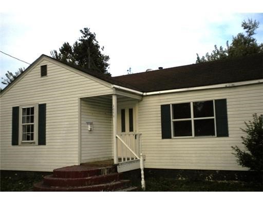 cute 2 bedroom 1 bath home in quiet neighborhood.
