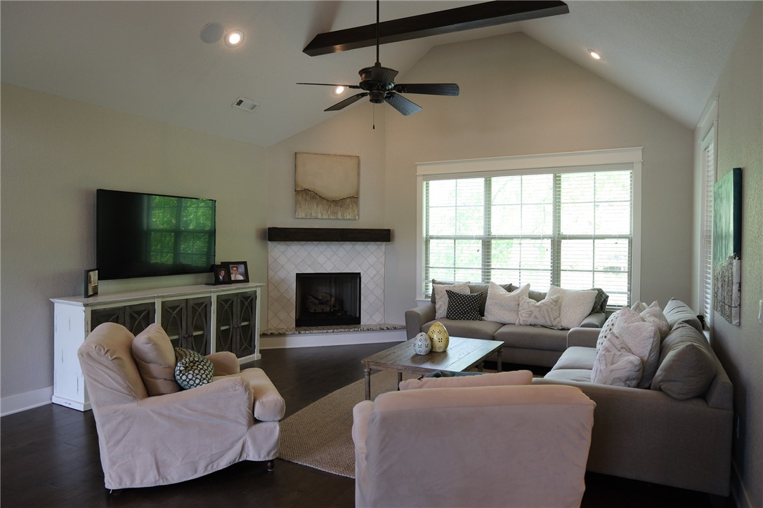 Oaklawn Hills Sub Bentonville - Residential Lease