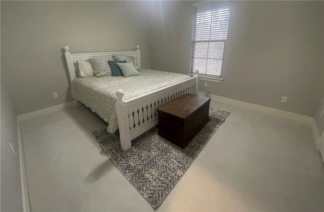 Oaklawn Hills Sub Bentonville - Residential Lease