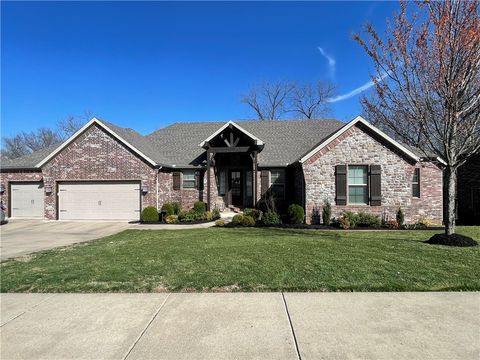Photo of 2200 NW Small Oaks Street, Bentonville, AR 72712 (MLS # 1343273)