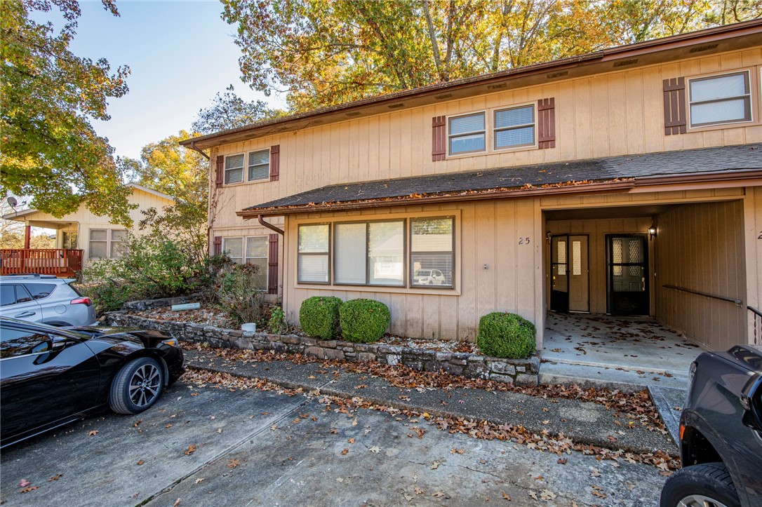 Townhouse Tct 3 A/K/A Drake Court Bvv - Residential