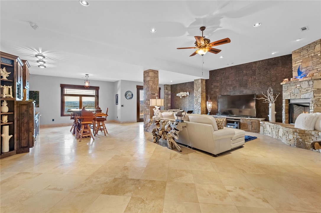 Point Mirage - Residential