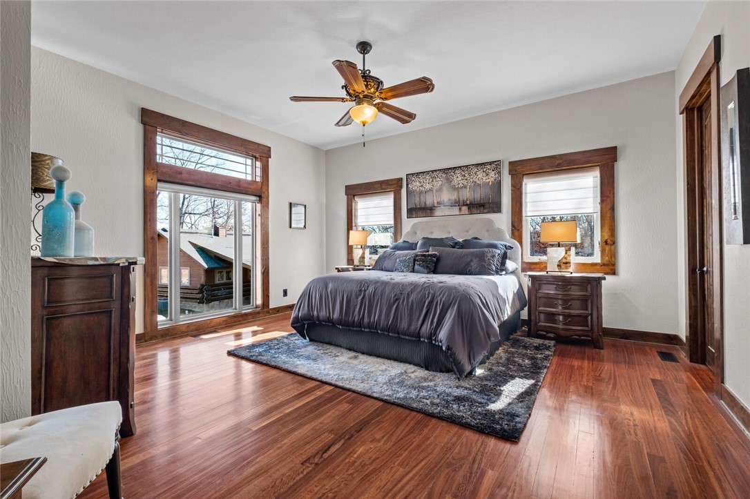 Point Mirage - Residential