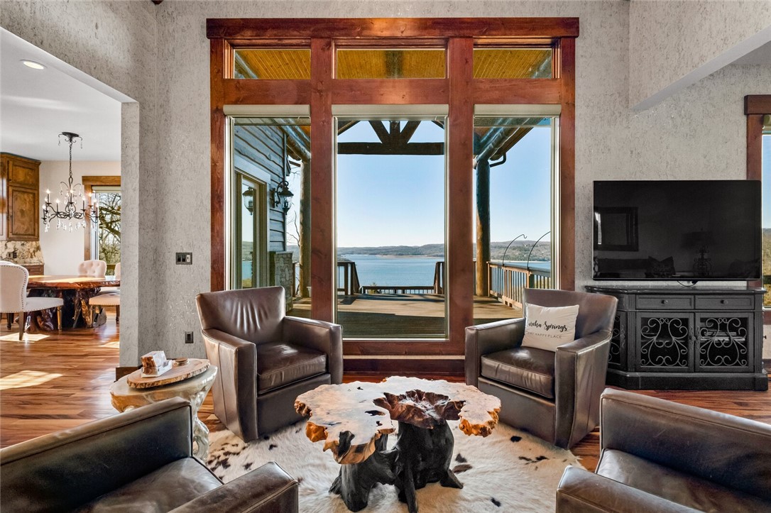 Point Mirage - Residential