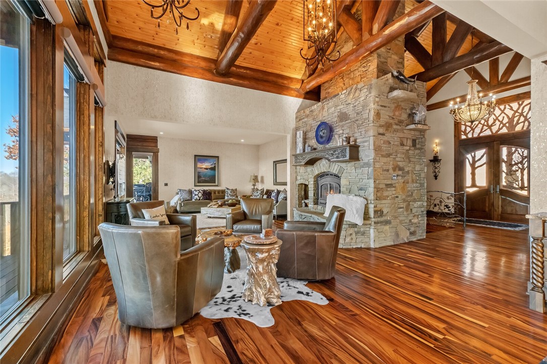 Point Mirage - Residential