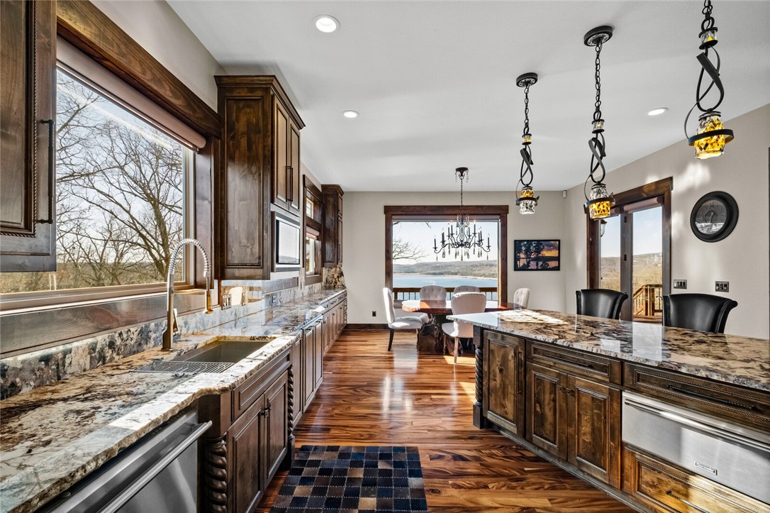 Point Mirage - Residential