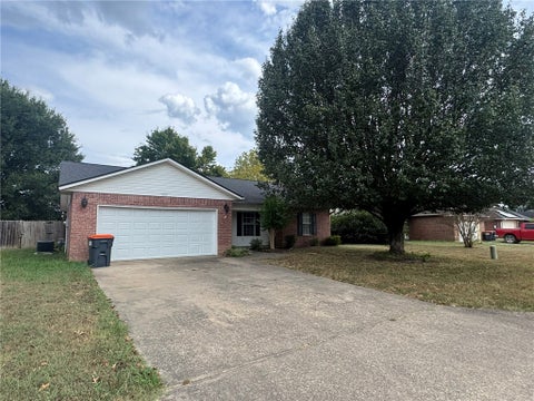 Photo of 2005 SOUTH TAMPA Avenue, Russellville, AR 72802 (MLS # 1361723)