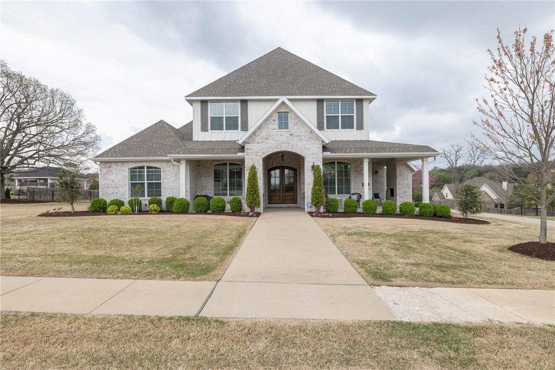 Incredible one owner home in East Fayettevilleās Overton West S/D. 5,165 heated sq ft offers 6 bedrooms, 5 full and 1 half bath, open eat in kitchen to living, study, formal dining, mudd room, laundry room, upstairs study, and a bonus room. This is a super functional floor plan w/ 2 of these bedrooms on the main level! Amenities include hardwood floors, chefs kitchen offering built in double ovens, gas cooktop, custom cabinetry, HUGE walk in pantry, butlerās pantry with a wine refrigerator, double shower heads in the primary, walk in closets, upstairs laundry offering, 2 outdoor fireplaces, fully privacy fenced yard, and a 3 car side load garage w/ epoxy flooring. BRAND new ROOF in 2024. Home is zoned for Vandergriff Elementary.