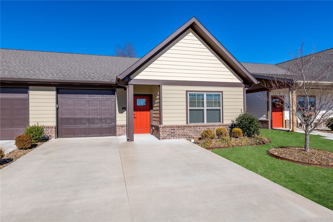 Prairie Grove Outlots - Residential Lease