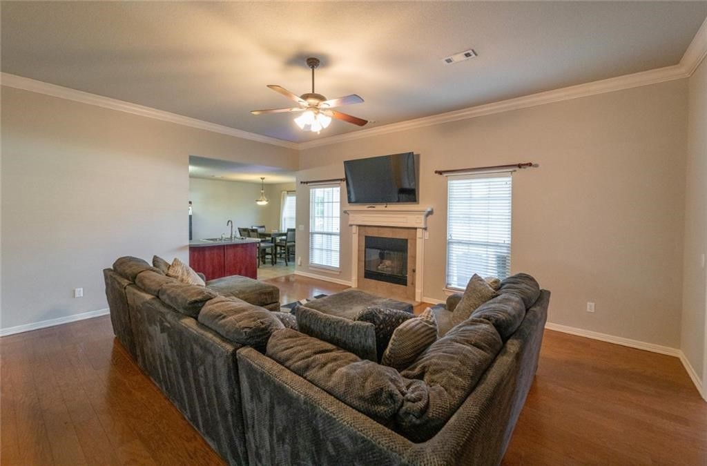 Walnut Crossing Sub - Residential Lease