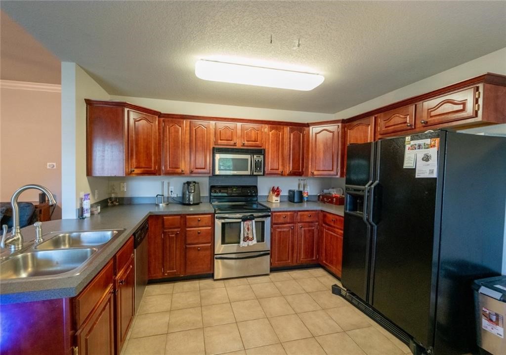 Walnut Crossing Sub - Residential Lease