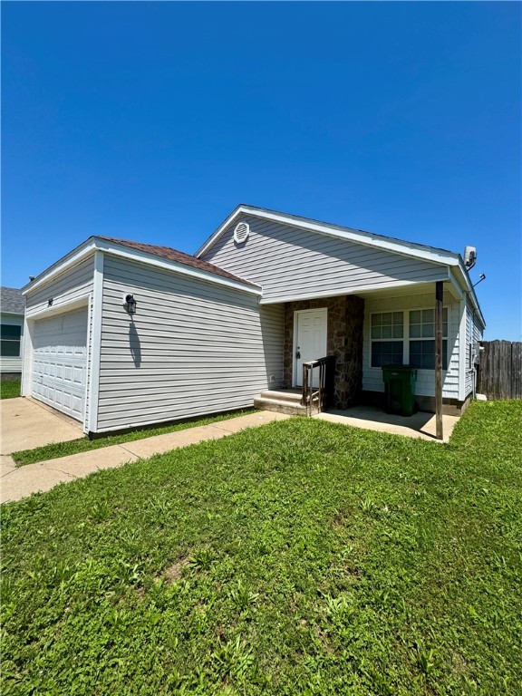 Updated Interior and cozy 3 bedroom, 2 bath house with a 2 car Garage. Well maintained and comes with a privacy fenced yard. This home just received a fresh coat of paint and new light fixtures. Just 30 minutes from Bentonville and 20 minutes to Centerton. Pets are negotiable with a refundable Pet Deposit of $250. Rents for $1400 a month with a $1400 refundable Security deposit.