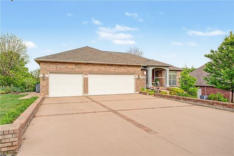Photo of 3 Sable Drive, Bella Vista, AR 72715 (MLS # 1342672)