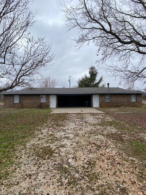 Spacious 2 bed 1 bath Duplex Just minutes from the interstate. This duplex Includes all of the appliances except for a dishwasher and gives you the feel of secluded living with the convenience of being close to I-49 and everything Fayetteville has to offer. This one won't last long!