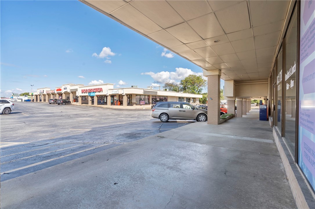 07-17-33-SILOAM SPRINGS - Commercial Lease