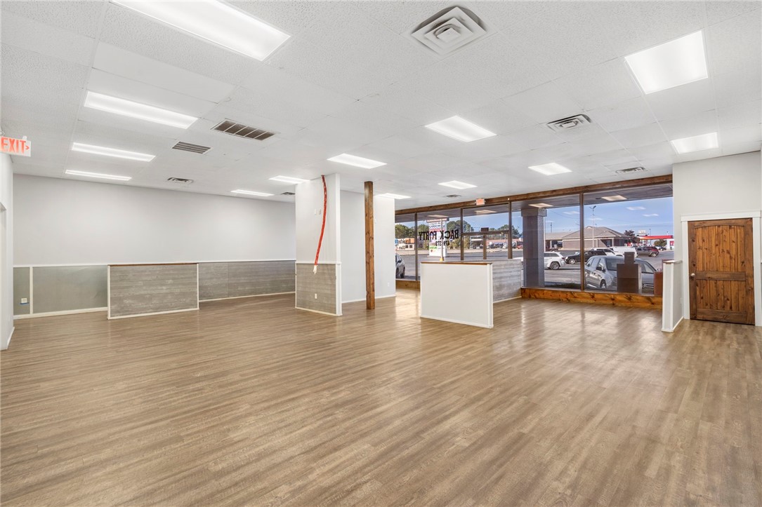 07-17-33-SILOAM SPRINGS - Commercial Lease
