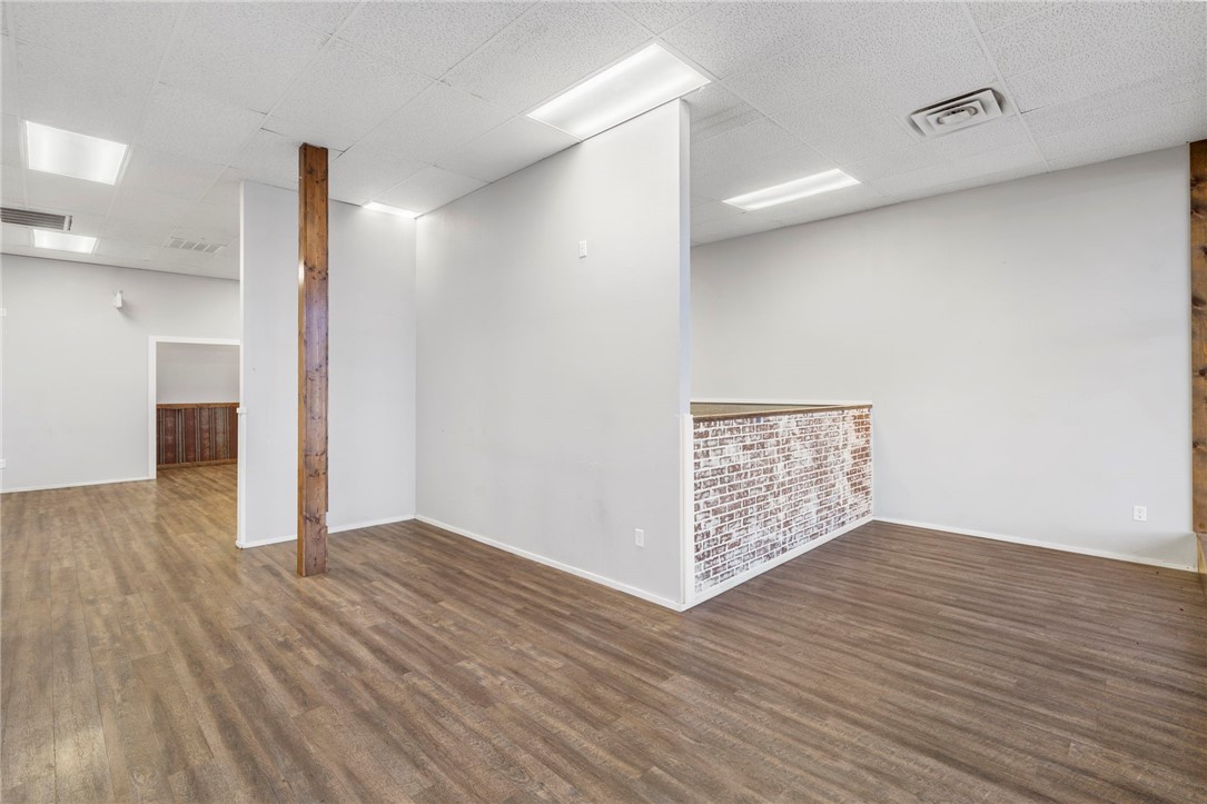 07-17-33-SILOAM SPRINGS - Commercial Lease