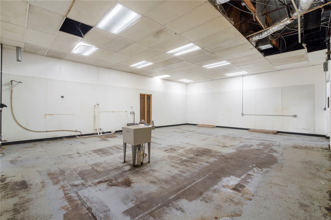 07-17-33-SILOAM SPRINGS - Commercial Lease