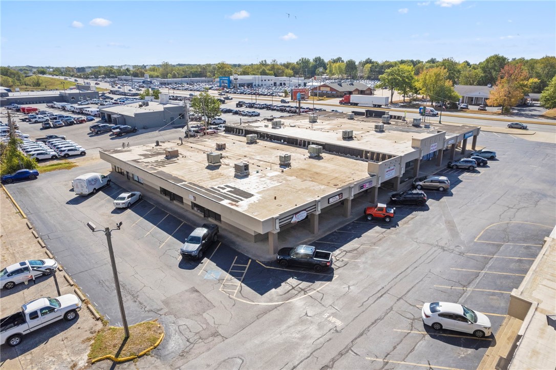 07-17-33-SILOAM SPRINGS - Commercial Lease