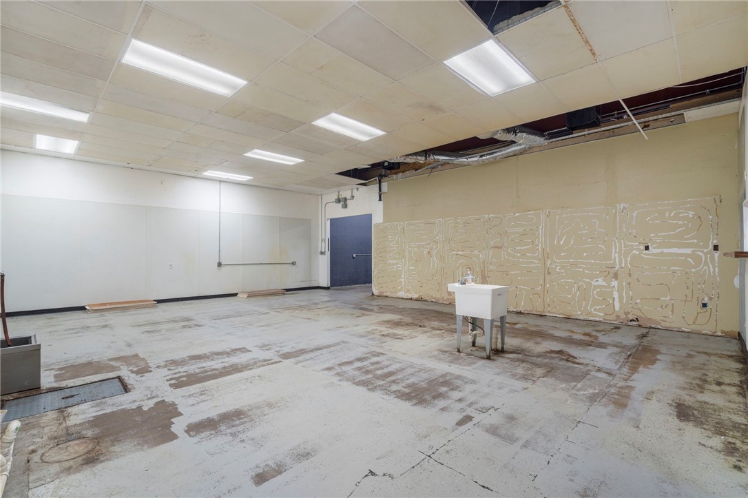 07-17-33-SILOAM SPRINGS - Commercial Lease