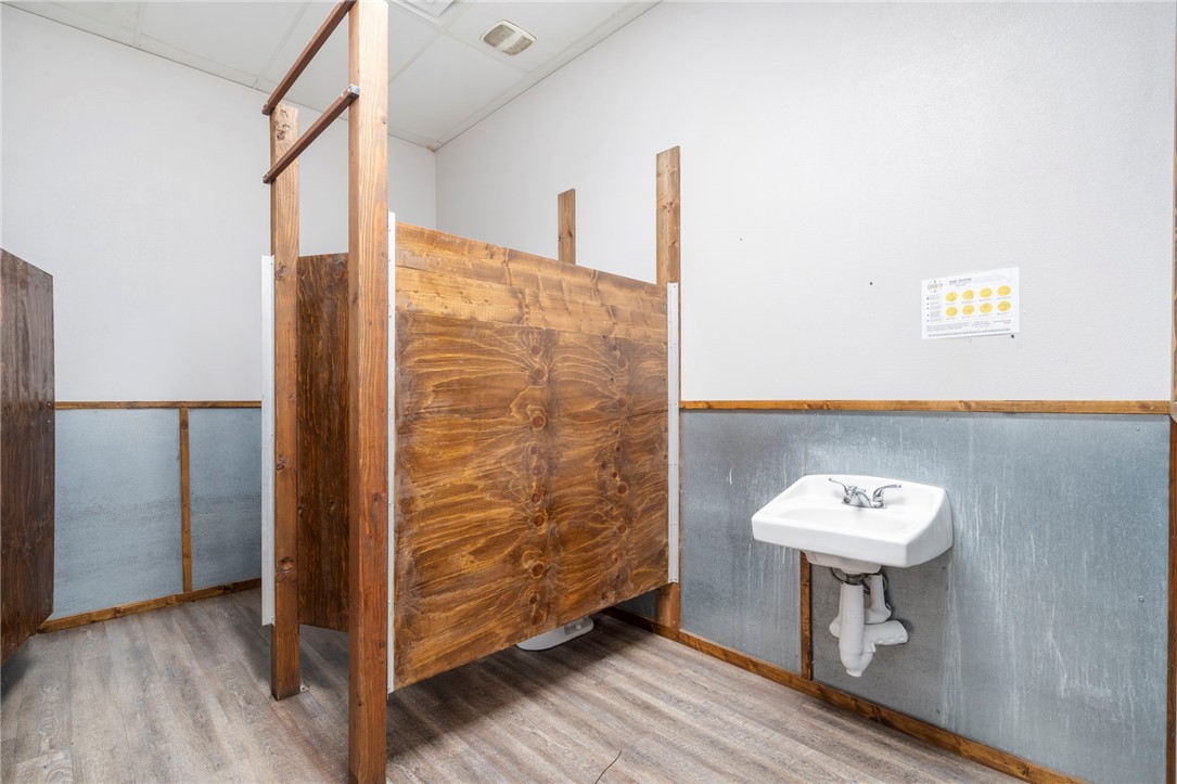 07-17-33-SILOAM SPRINGS - Commercial Lease