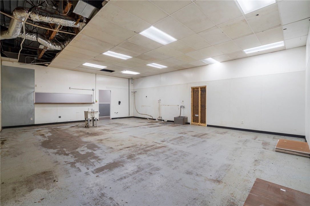 07-17-33-SILOAM SPRINGS - Commercial Lease