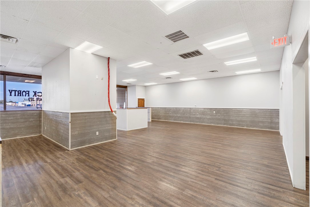 07-17-33-SILOAM SPRINGS - Commercial Lease