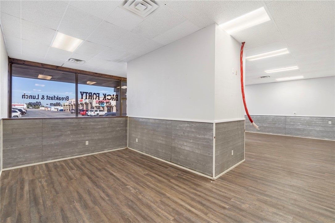 07-17-33-SILOAM SPRINGS - Commercial Lease