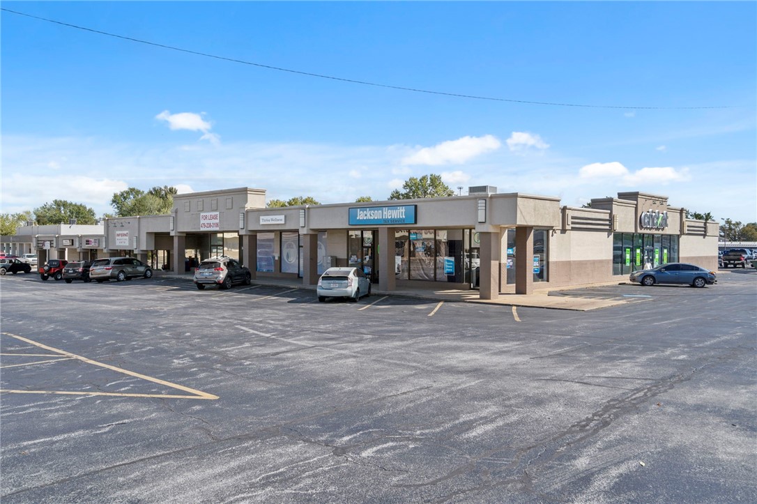 07-17-33-SILOAM SPRINGS - Commercial Lease