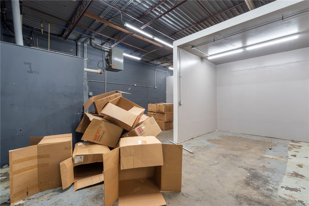 07-17-33-SILOAM SPRINGS - Commercial Lease
