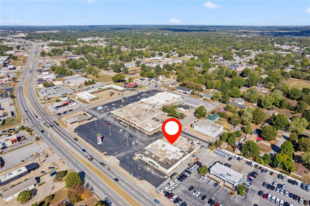 07-17-33-SILOAM SPRINGS - Commercial Lease